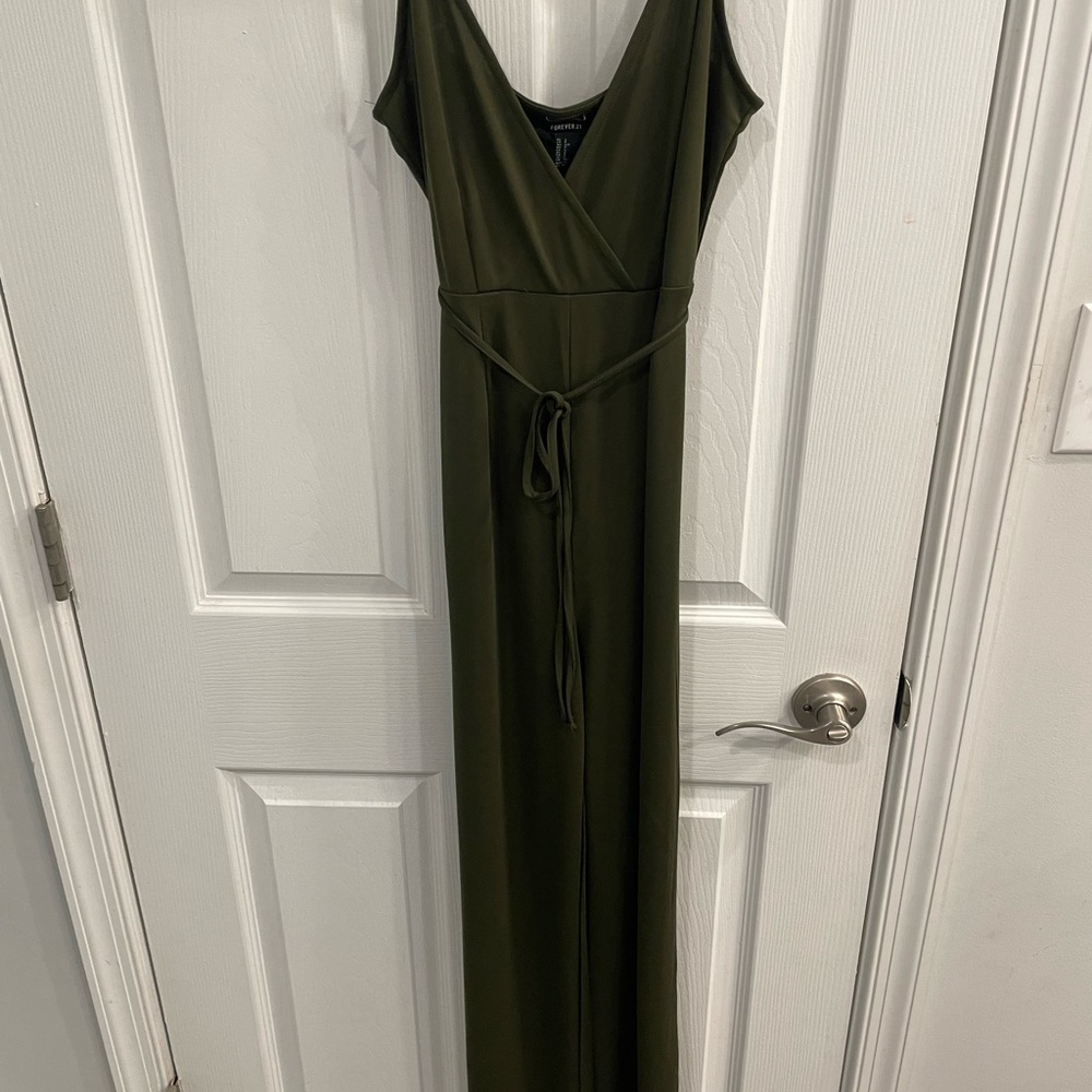 Elegant Olive Green Sleeveless jumpsuit